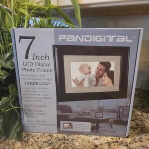 Pandigital 7" LCD Digital Photo Frame--NIB 128 MB Brand NEW